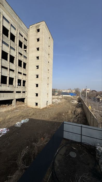 Продам здание в центре города.