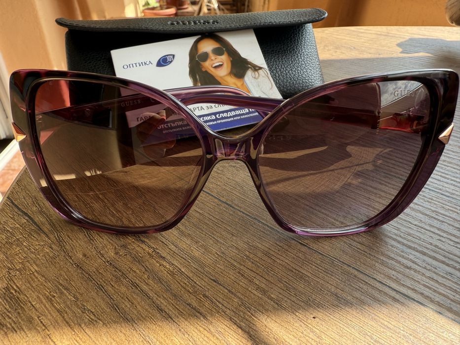 Слънчеви очила Guess