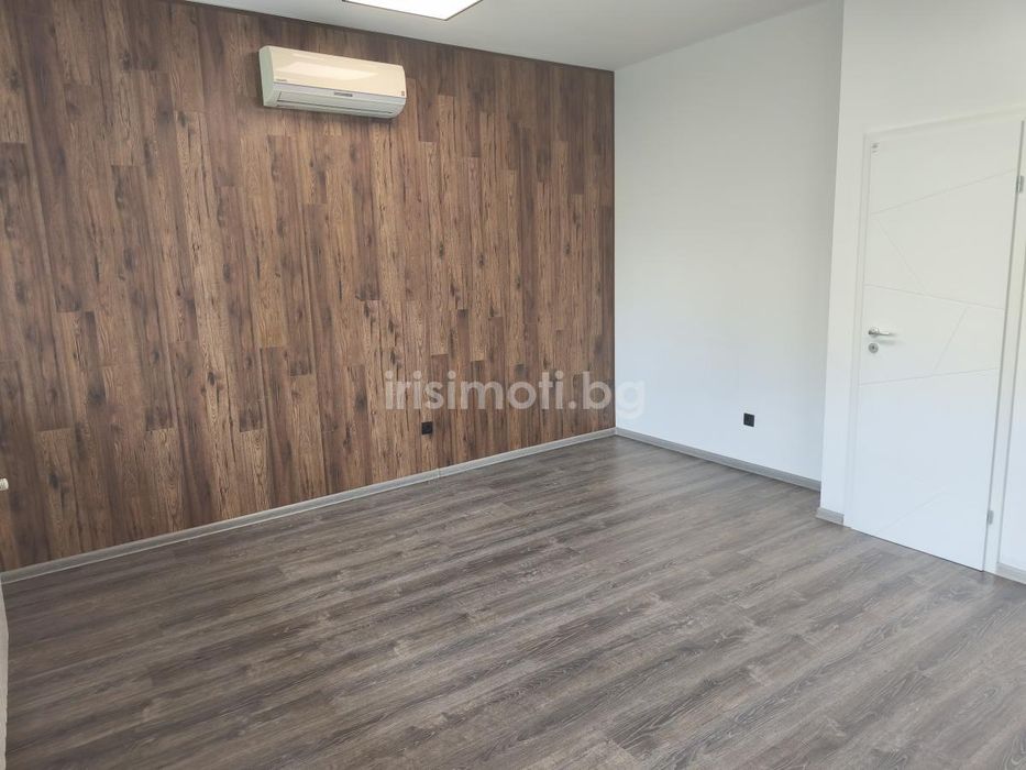 Дава се под наем Офис в София, Лозенец - 89 кв.м за 990 € - Снимка #2