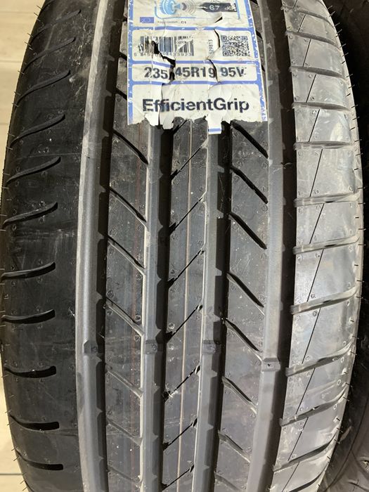 235 45 19 run flat noi