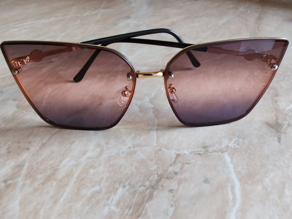 Очки солнцезащитные