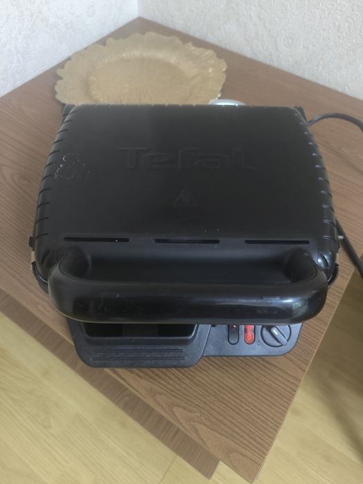 Гриль Tefal черный