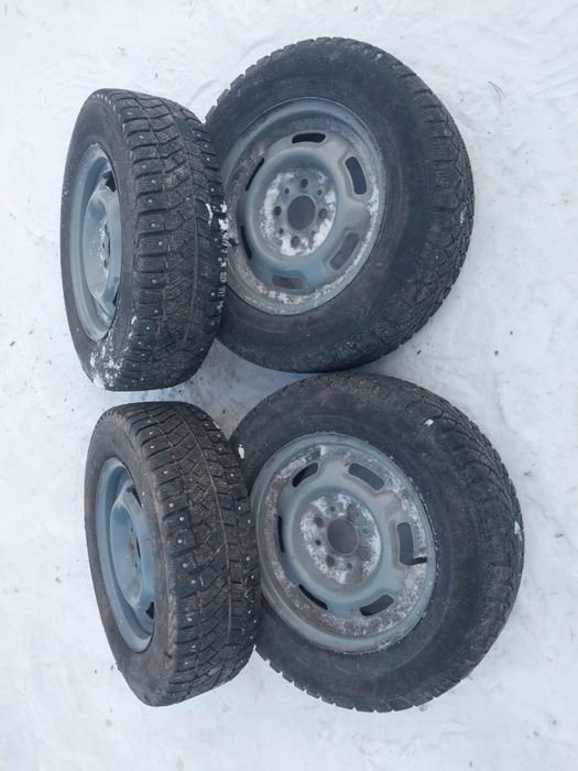 Продам диски с резиной Р13 зима