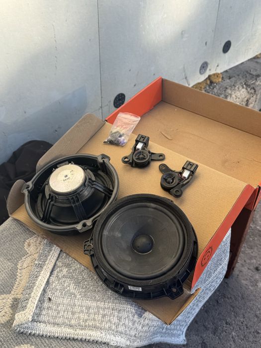 Продам колонки с пищалками на элантру