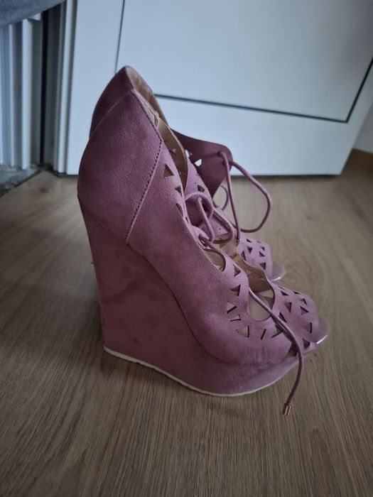 Сандали         37