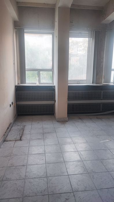 Дава се под наем Офис в Свищов - 240 кв.м за 459 € - Снимка #1