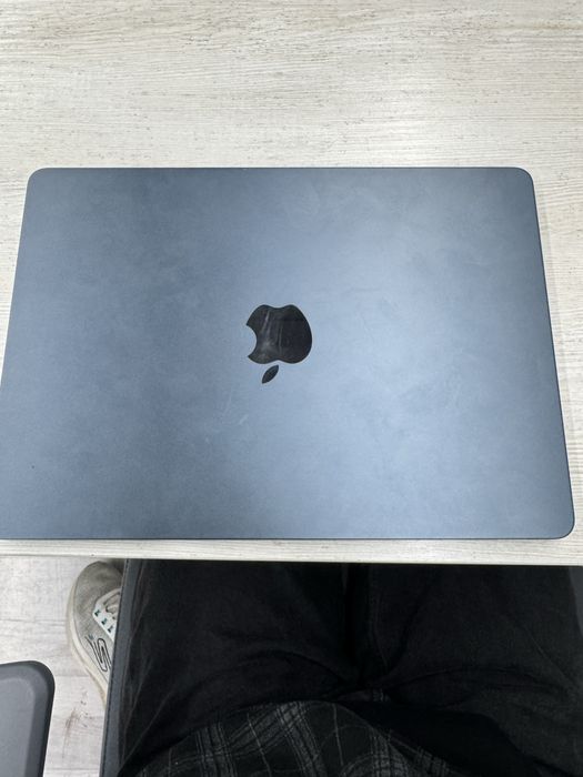 Mac m2 air sotiladi srochna