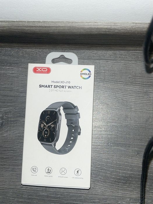 ceas smartwatch folosit de cateva ori este in stare foarte buna!