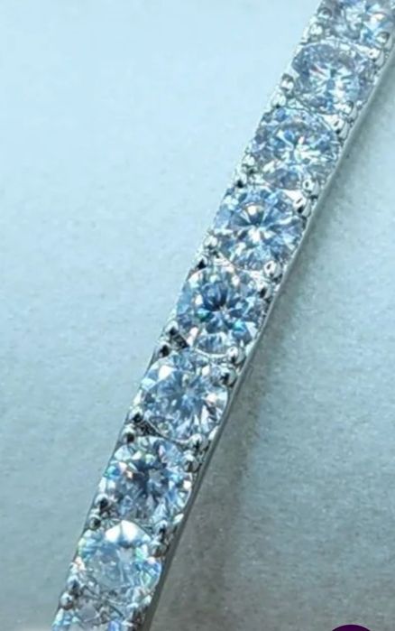 Сребърна гривна с мойсанит Saphira