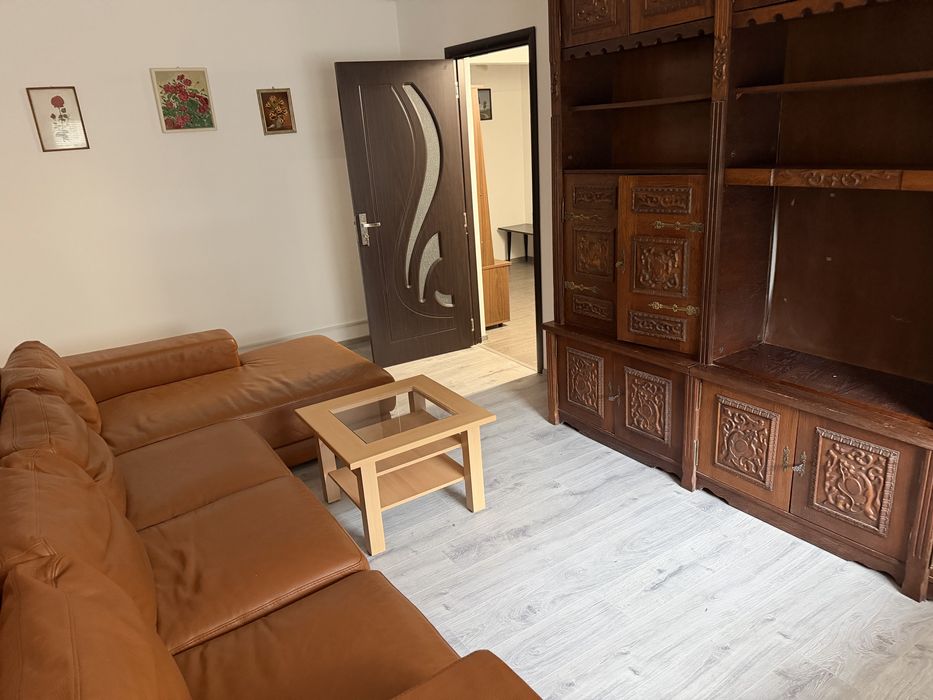 Apartament 3 camere de inchiriat