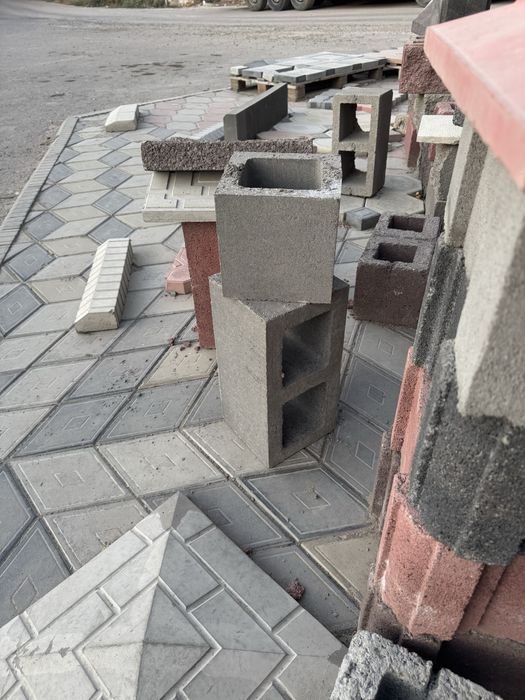 Сплитерный блок стеноаой заборный