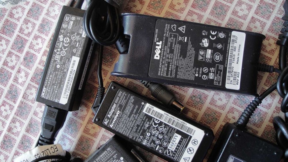 Incarcatoare Adaptoare diferite modele  Lenovo, Dell, Asus, Accer Msi,Hp de la 45W-300W preturi diferite