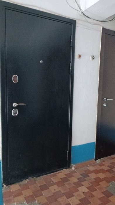 Продам 3 комнатную квартиру в п.Усть - таловка 11 дом