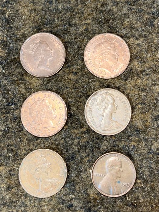 Vând monede vechi de colecție