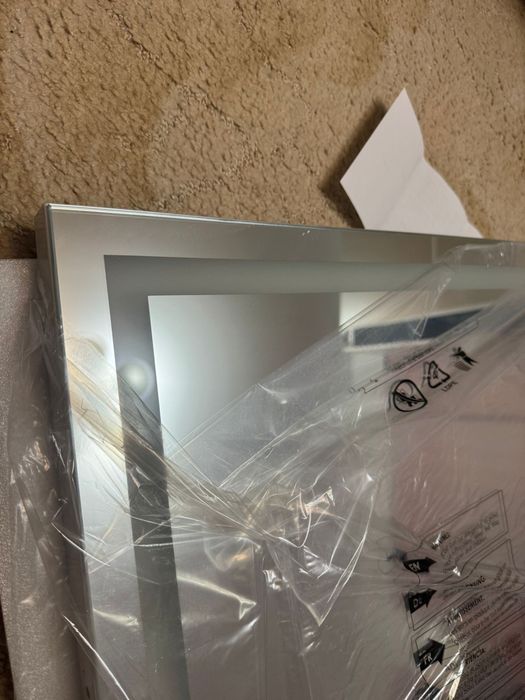 Oglinda LED baie cu iluminare si touch noua si sigiliata