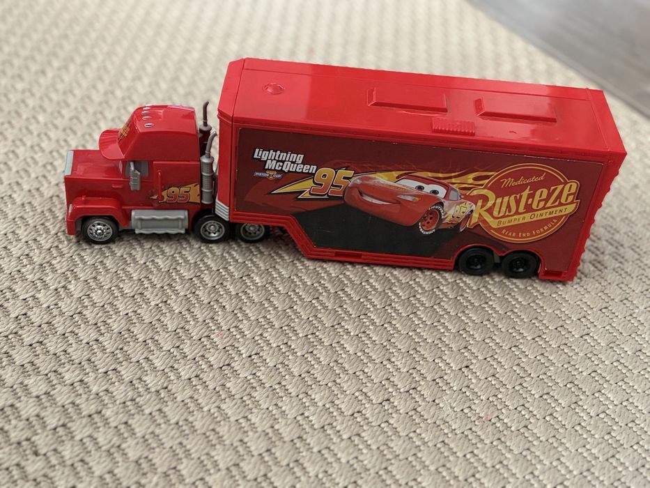 Disney cars - camionul lui Fulger