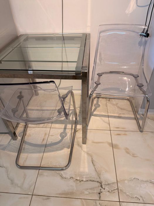 Masa extensibila ikea GLIVARP argitiu/transparent +scaune