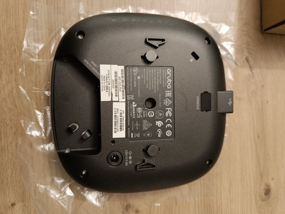 Acces point profesional ARUBA IAP-305 (RW)