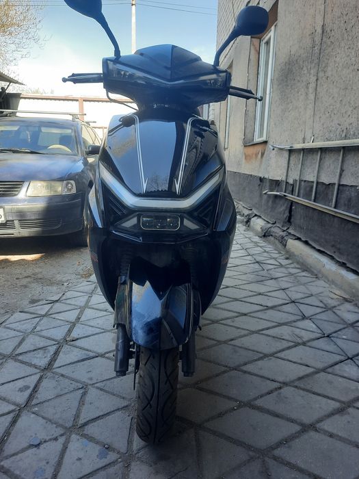 Скутер.            .