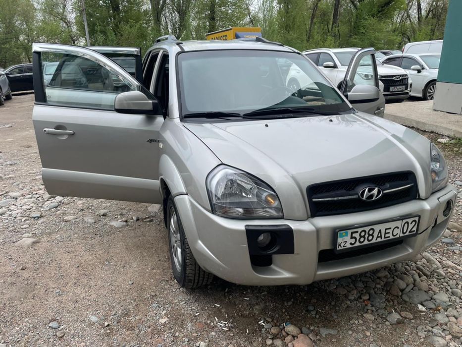 Автомобиль Hyundai tucson 2009