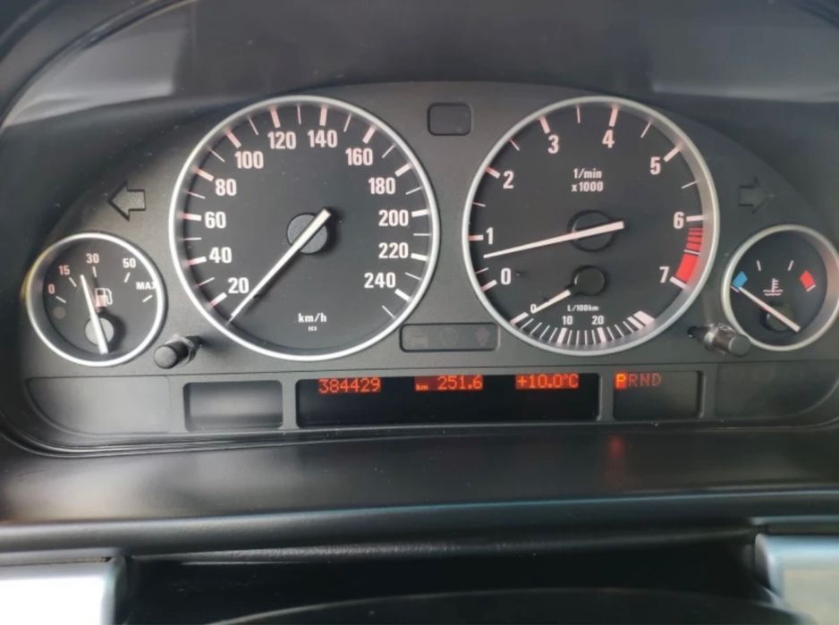 Бмв е39 2,5 бензин 192к.с. 2003г