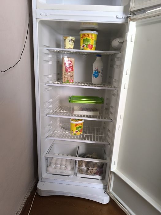 Продам холодильник Indesit