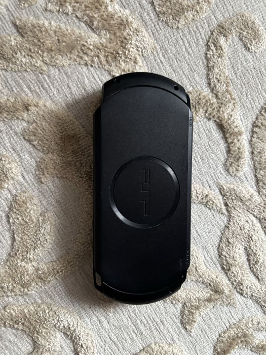 Продам PSP E-1008