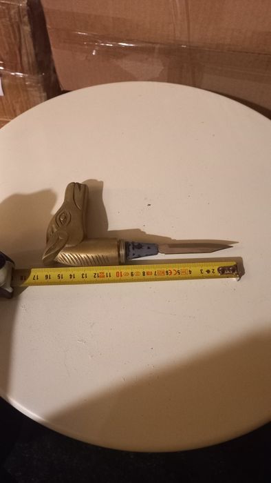 Стар бастун със скрито острие