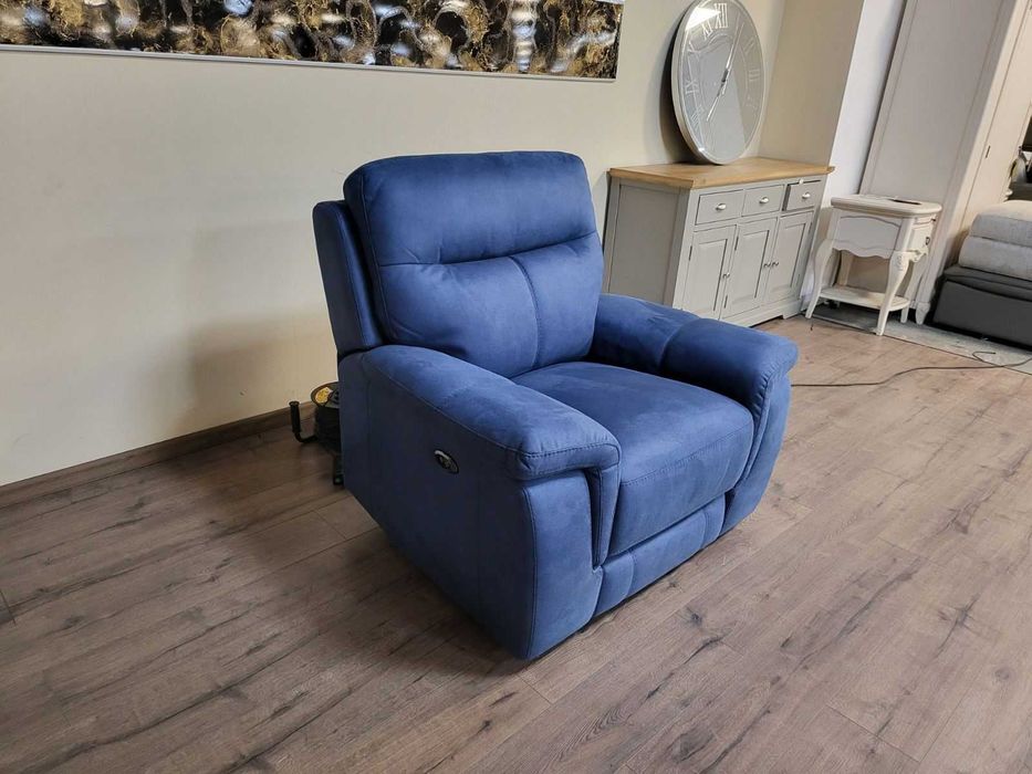 Син фотьойл от плат с електрически релаксиращ механизъм