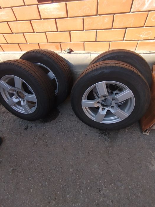 Продам комплект шины с дисками