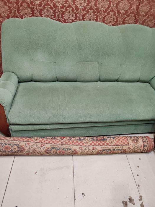 Продам мягкий уголок тройка