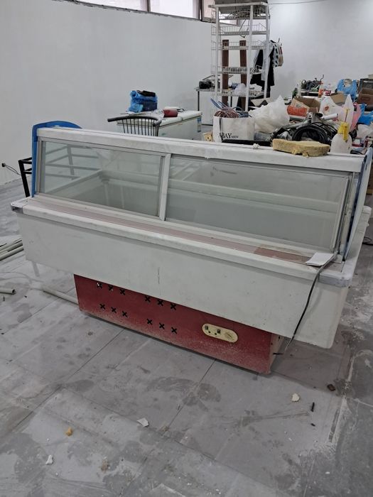 Витринный холодильник