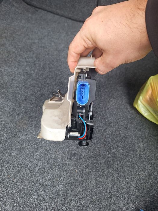 Брава Vw Golf 5 (дясна пасажерска]