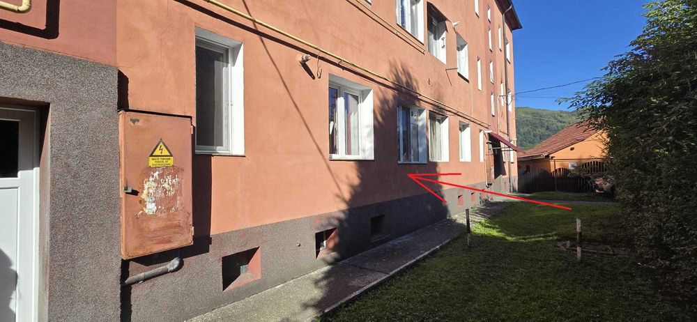 Apartament Petrila / Lonea , 2 beciuri/ camara