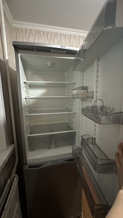Срочно Продам холодильник Атлант