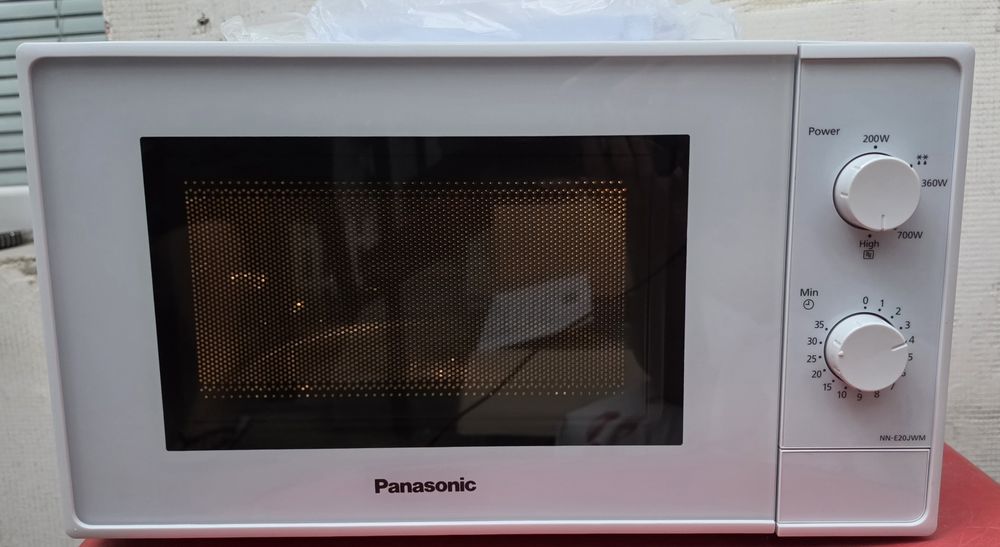 Микровълнова Panasonik 20L