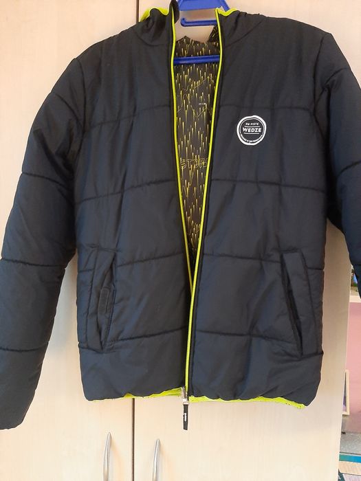 Яке Декатлон с две лица