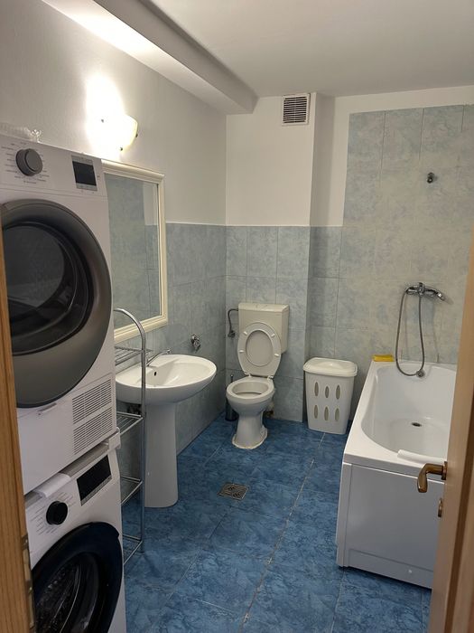 Dau în chirie apartament