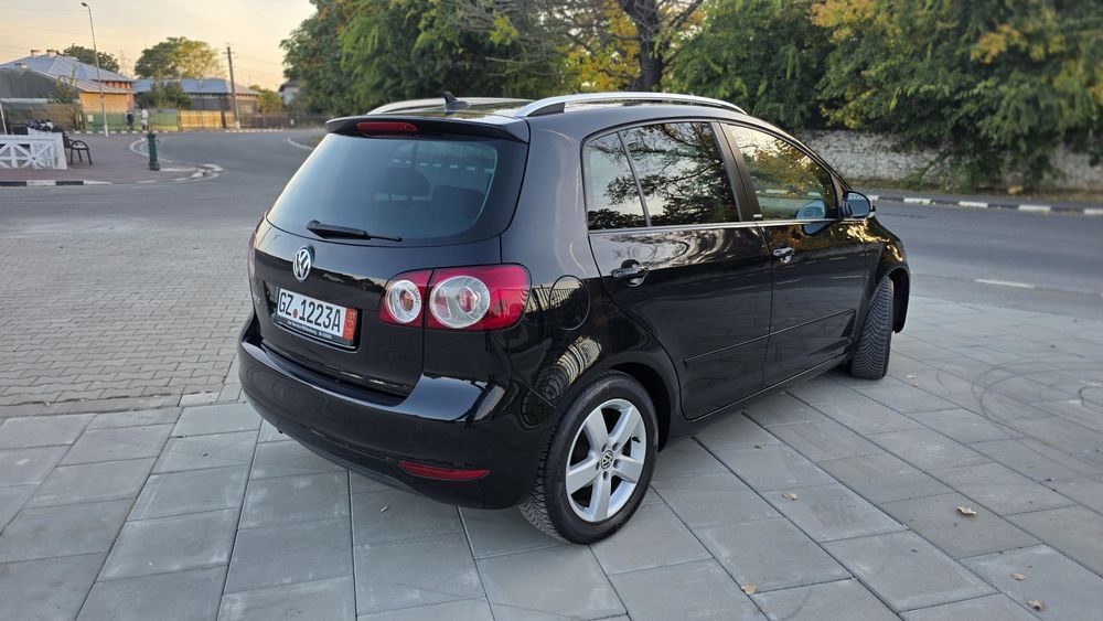 VOLKSWAGEN Golf 2012 — imagine 2