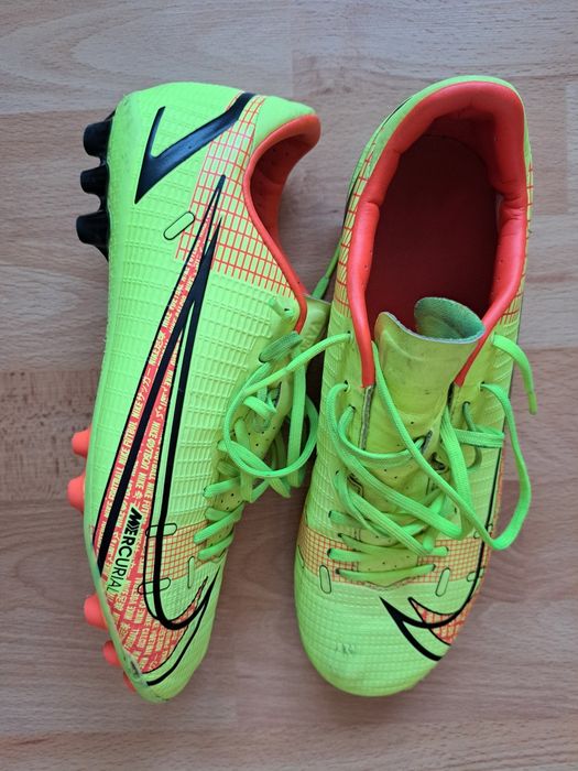 Ghete fotbal Nike iarbă