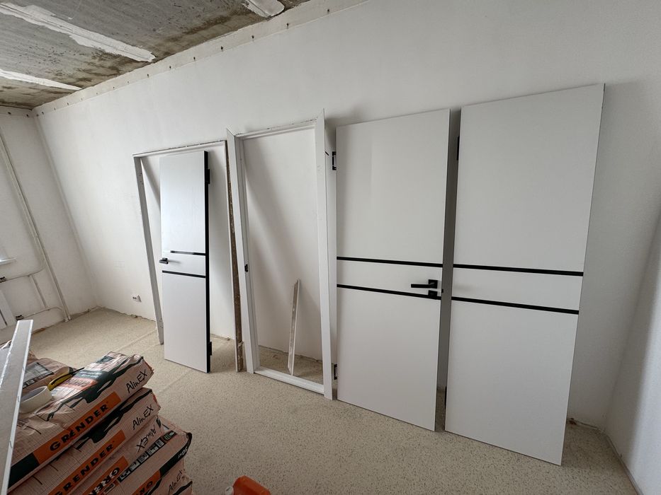 Новые двери.