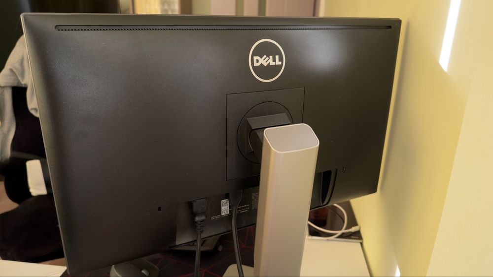 Продавам DELL U2414H