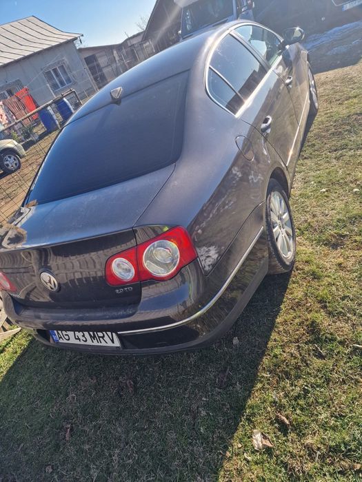 Vând Volkswagen  Passat