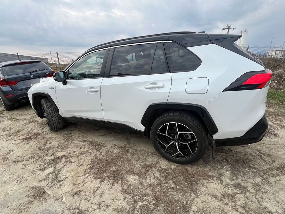 Toyota RAV4 Toyota RAV4 style bi-tone phev in stare excelenta, primul proprietar