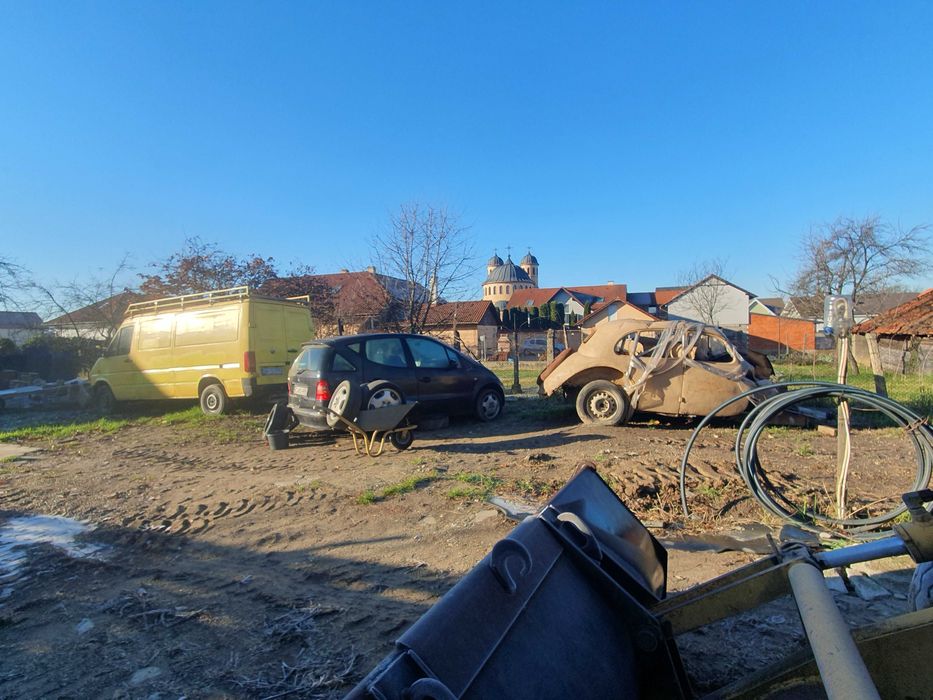 LT 35 si Mercedes A190 automat si piese