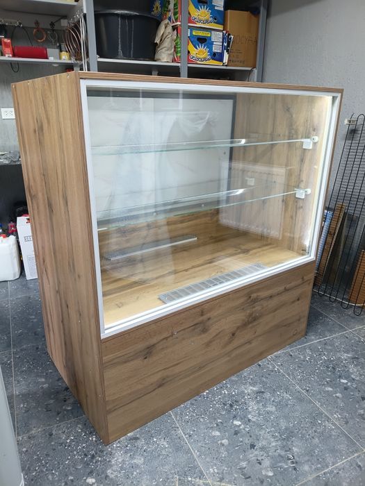 Продам кондитерский холодильник