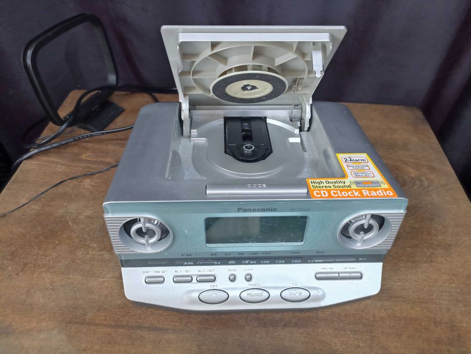 Radio-cd cu alarma Panasonic