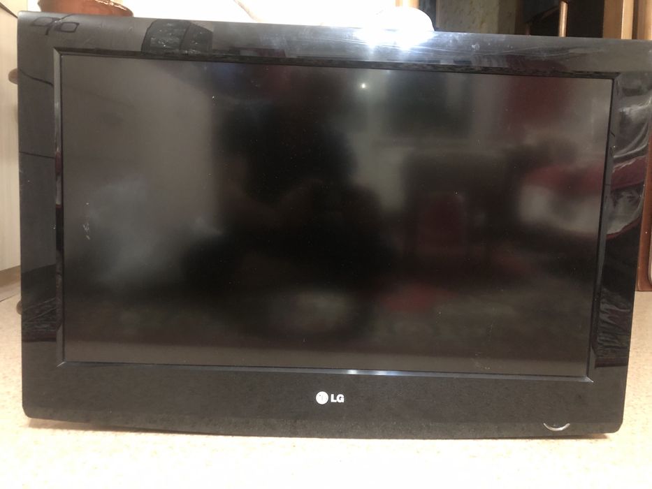 Телевизор LG диагональ 43” (82 см.)