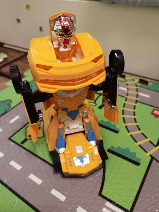 Коли с дистанционно Bburago, трансформърс