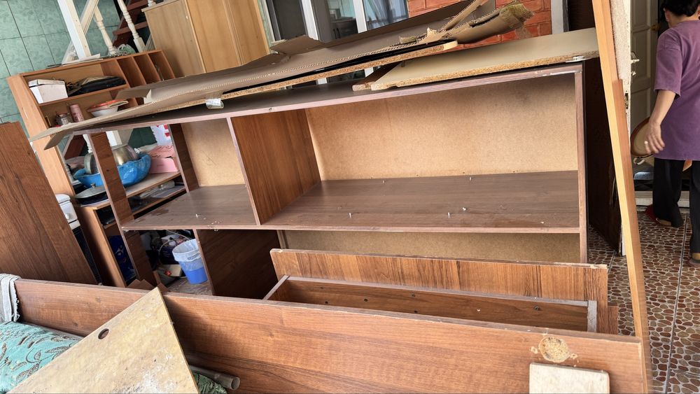 продам спальный шкаф